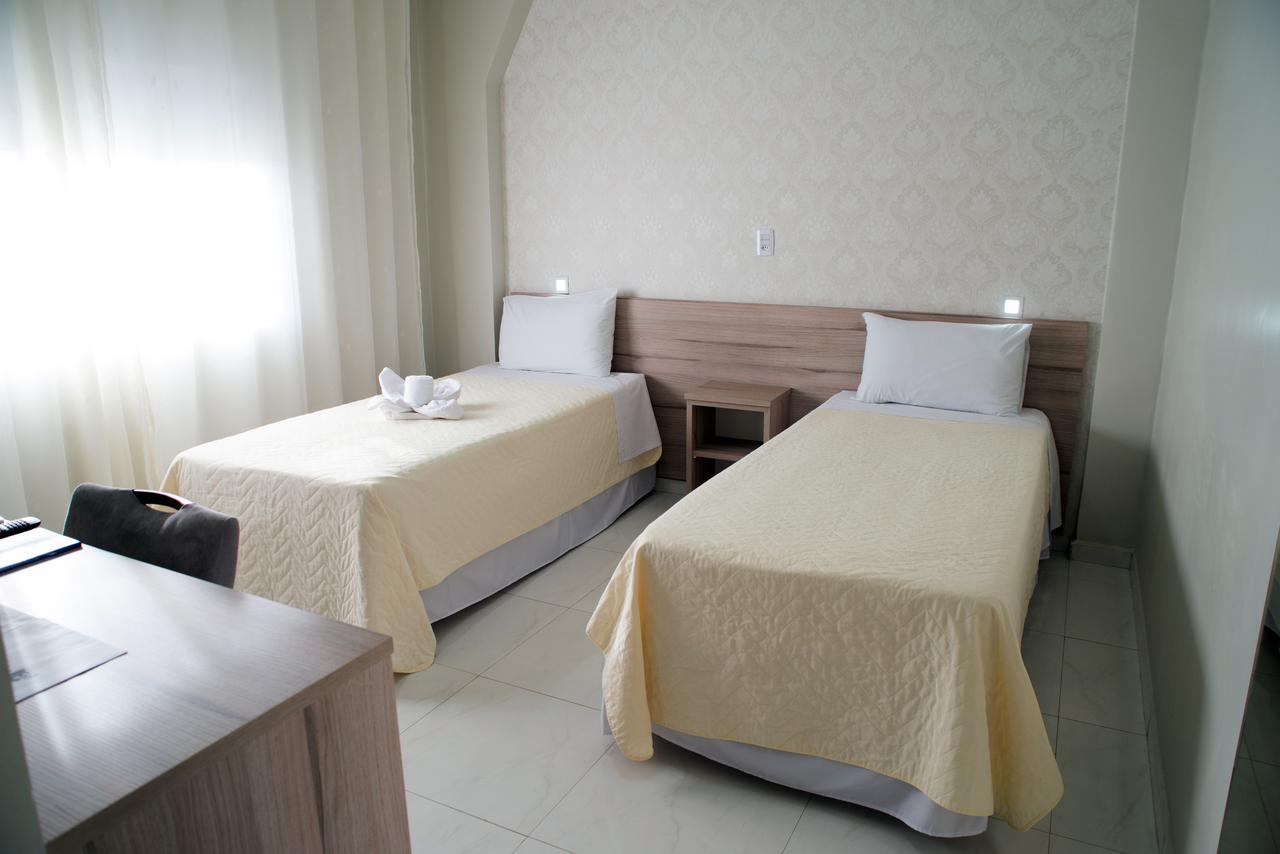 Aj Hotel Chapeco - Facil Acesso Patio Shopping E Rotula Da Bandeira מראה חיצוני תמונה